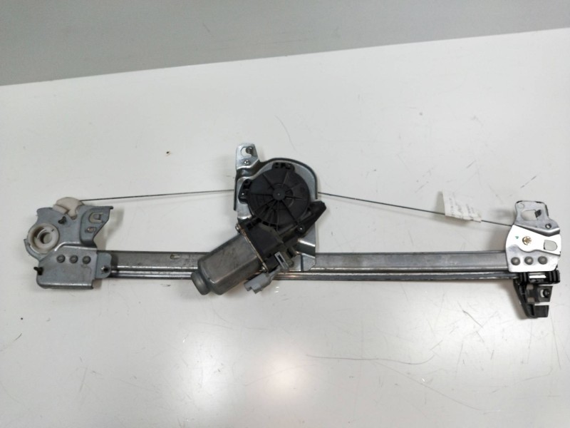 Recambio de elevalunas delantero derecho para citroen c3 1.1 referencia OEM IAM 400970B  5P