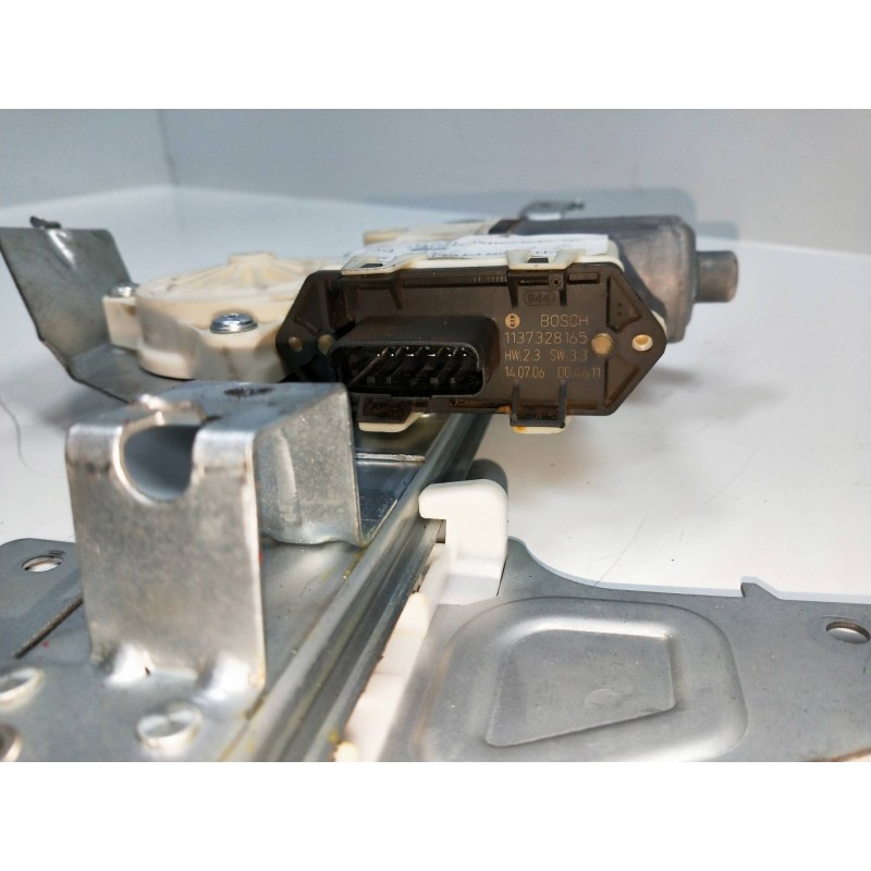 Recambio de elevalunas trasero derecho para citroen c4 berlina 1.6 16v hdi referencia OEM IAM 0130822238  5P