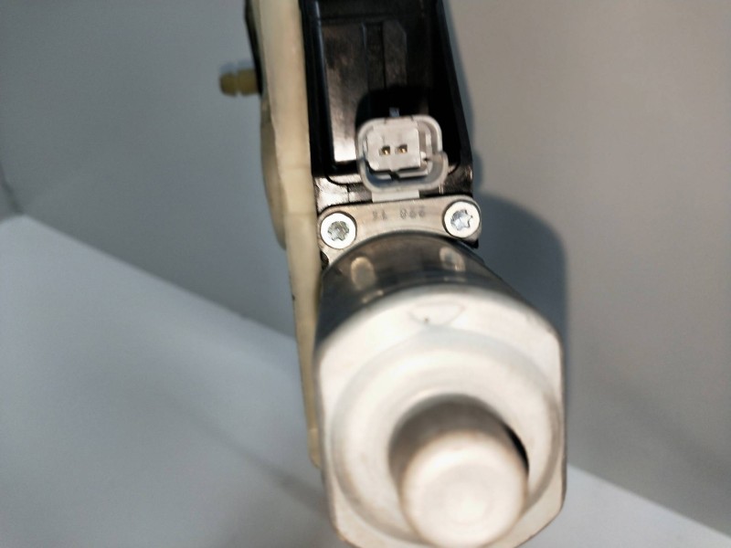 Recambio de elevalunas delantero derecho para citroen c4 cactus referencia OEM IAM 9674252480  5P Recambio de elevalunas delantero derecho para citroen c4 cactus referencia OEM IAM 9674252480  5P