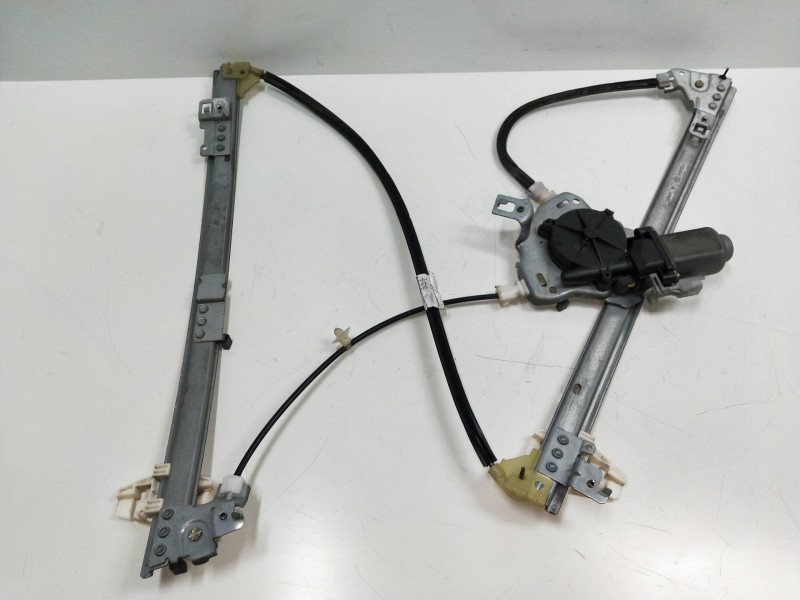 Recambio de elevalunas delantero derecho para citroen xsara berlina 1.9 d sx referencia OEM IAM 400679T1  5P