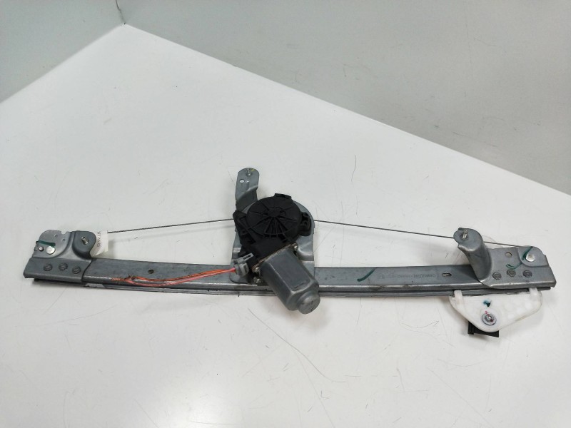 Recambio de elevalunas delantero derecho para dacia logan 1.6 cat referencia OEM IAM 400727G  4P