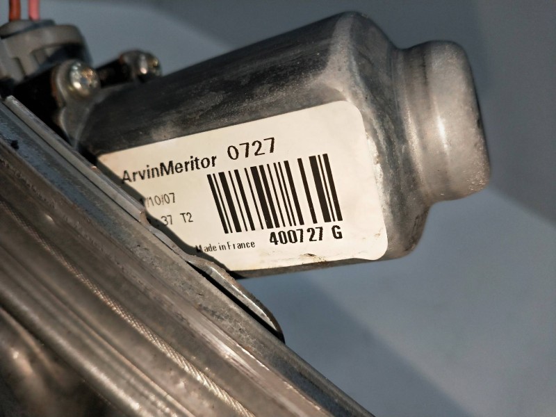 Recambio de elevalunas delantero derecho para dacia logan 1.6 cat referencia OEM IAM 400727G  4P