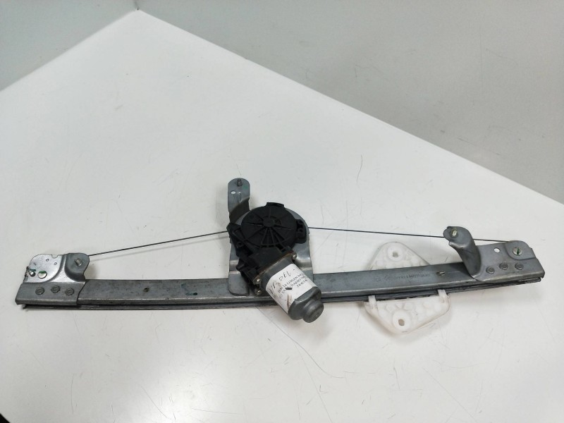 Recambio de elevalunas delantero derecho para dacia logan 1.4 cat referencia OEM IAM 400727D  4P