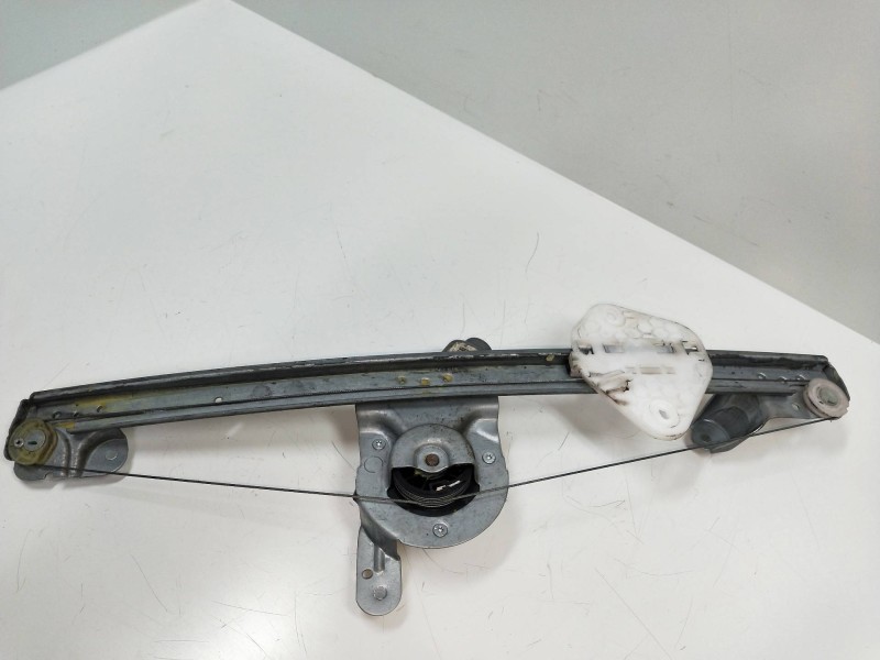 Recambio de elevalunas delantero derecho para dacia logan 1.4 cat referencia OEM IAM 400727D  4P