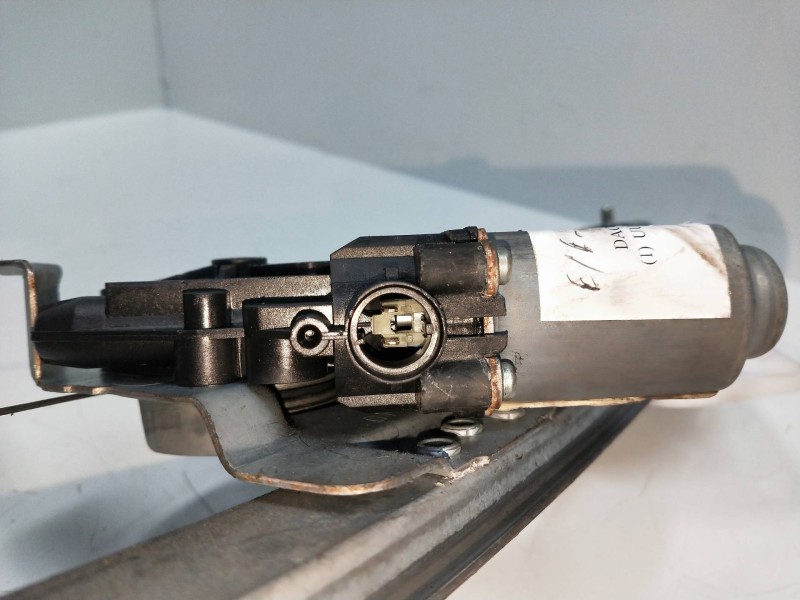 Recambio de elevalunas delantero derecho para dacia logan 1.4 cat referencia OEM IAM 400727D  4P