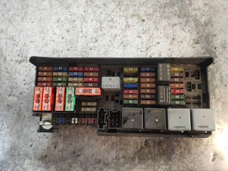 Recambio de caja reles / fusibles para mercedes clase r (w251) 320 cdi (251.022) referencia OEM IAM A1645402372 13583853 