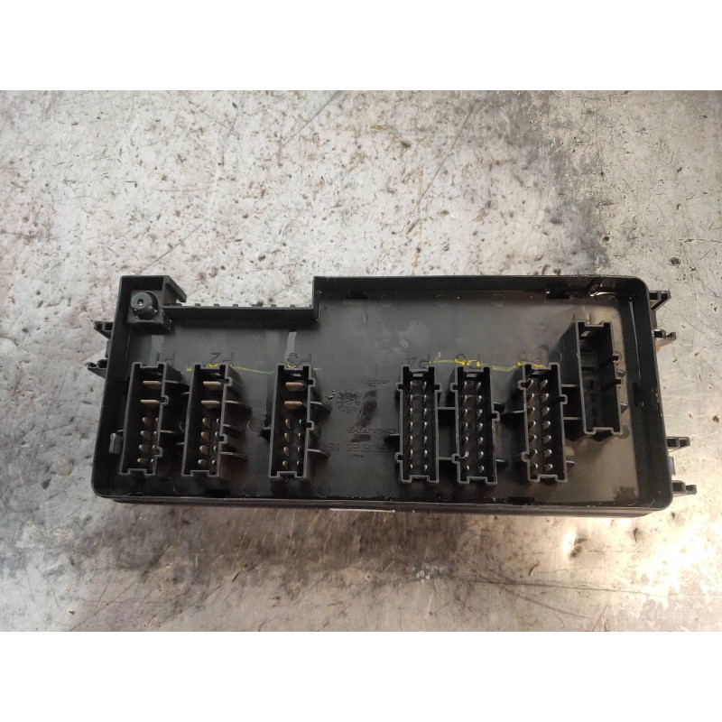 Recambio de caja reles / fusibles para mercedes clase r (w251) 320 cdi (251.022) referencia OEM IAM A1645402372 13583853 