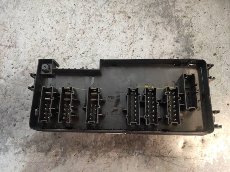 Recambio de caja reles / fusibles para mercedes clase r (w251) 320 cdi (251.022) referencia OEM IAM A1645402372 13583853 