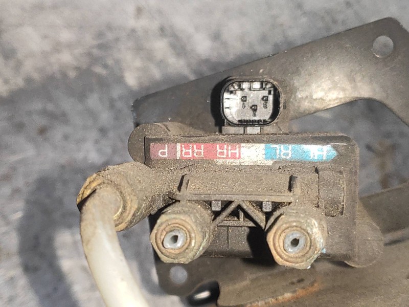 Recambio de acumulador central amortiguacion para mercedes clase r (w251) 320 cdi (251.022) referencia OEM IAM A2513201004  