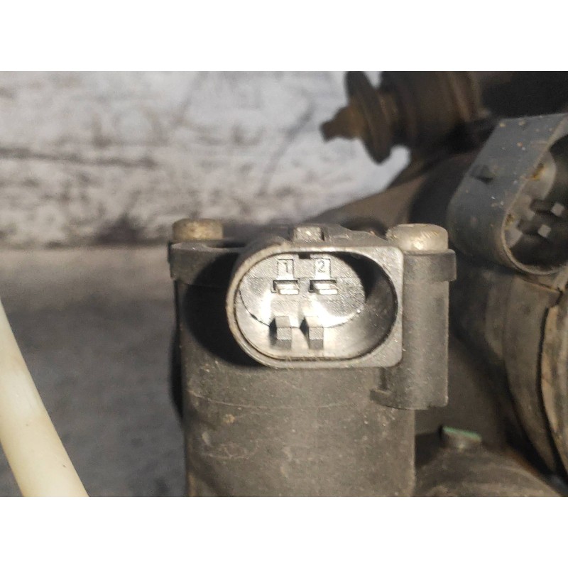 Recambio de acumulador central amortiguacion para mercedes clase r (w251) 320 cdi (251.022) referencia OEM IAM A2513201004  