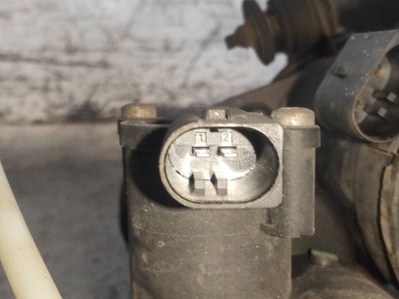 Recambio de acumulador central amortiguacion para mercedes clase r (w251) 320 cdi (251.022) referencia OEM IAM A2513201004  