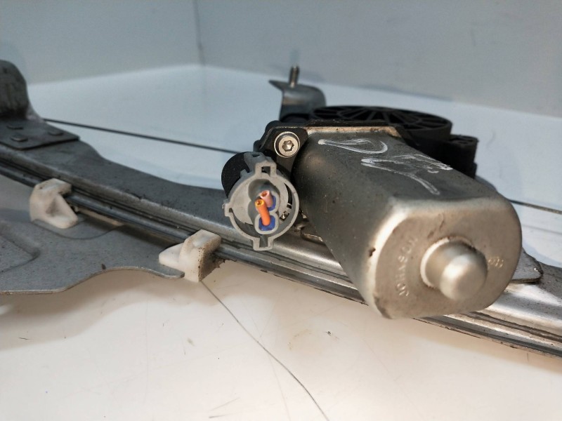 Recambio de elevalunas delantero derecho para dacia sandero 1.6 cat referencia OEM IAM 128000842D 9030256 5P