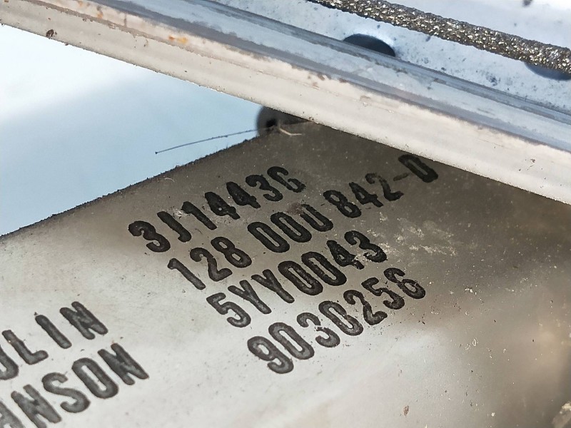 Recambio de elevalunas delantero derecho para dacia sandero 1.6 cat referencia OEM IAM 128000842D 9030256 5P