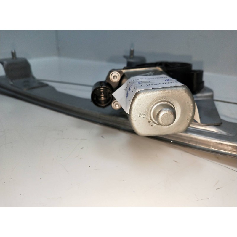 Recambio de elevalunas delantero derecho para dacia sandero 1.5 dci diesel cat referencia OEM IAM 12800842H 9030256 5P