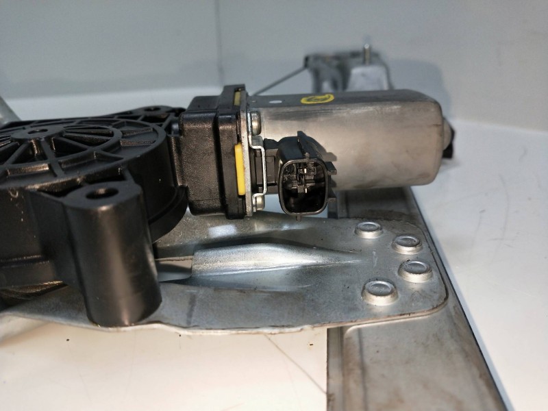 Recambio de elevalunas delantero derecho para dacia sandero 0.9 tce cat referencia OEM IAM   5P