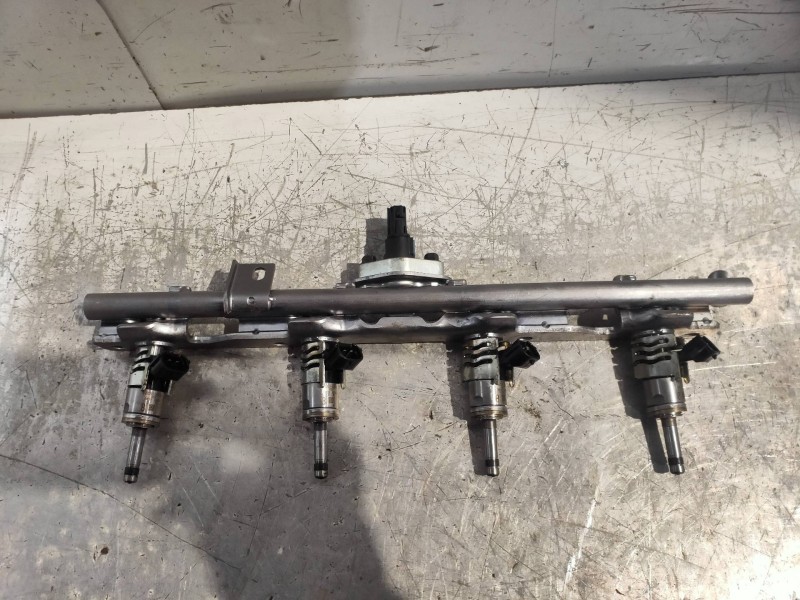 Recambio de rampa inyectora para toyota rav4 hybrid 4x2 feel! referencia OEM IAM 2325025010 08C0304674 