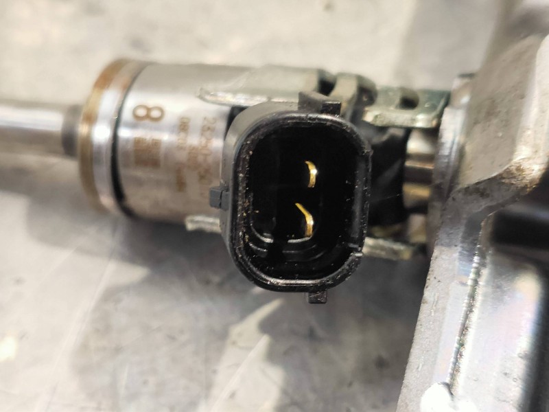 Recambio de rampa inyectora para toyota rav4 hybrid 4x2 feel! referencia OEM IAM 2325025010 08C0304674 