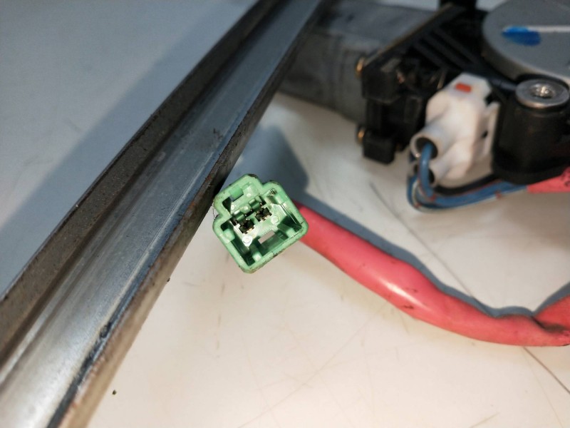 Recambio de elevalunas trasero derecho para honda cr-v (rd8) 2.0 vtec cat referencia OEM IAM   5P