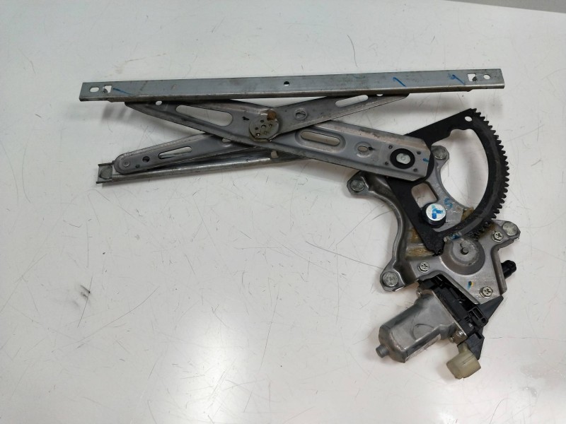 Recambio de elevalunas delantero izquierdo para hyundai i20 1.2 cat referencia OEM IAM 988101J100 2621004680 5P