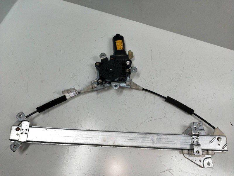 Recambio de elevalunas delantero derecho para hyundai santamo gl referencia OEM IAM 98890M2610  5P