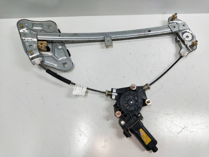 Recambio de elevalunas delantero derecho para hyundai xg 3.5 v6 gls referencia OEM IAM 8246039000  4P
