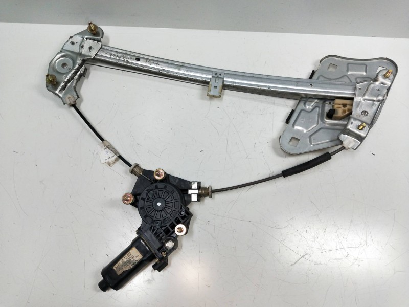 Recambio de elevalunas delantero izquierdo para hyundai xg 3.5 v6 gls referencia OEM IAM 8245039000  4P