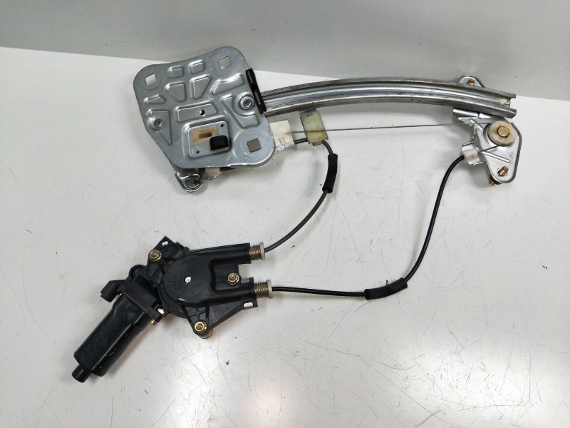 Recambio de elevalunas trasero derecho para hyundai xg 3.5 v6 gls referencia OEM IAM 8246039020  4P