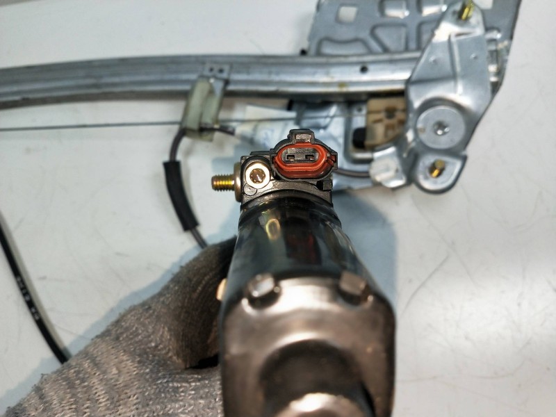 Recambio de elevalunas trasero derecho para hyundai xg 3.5 v6 gls referencia OEM IAM 8246039020  4P