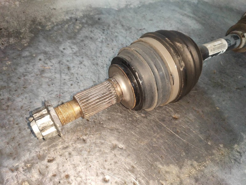 Recambio de transmision delantera izquierda para volkswagen touareg (7p5) v6 tdi bluemotion referencia OEM IAM 7P0407271A  