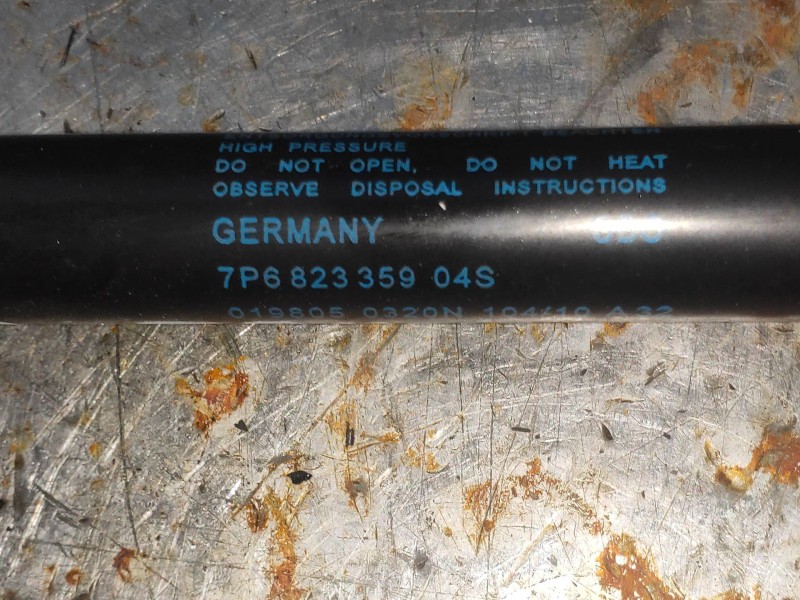 Recambio de amortiguadores capo para volkswagen touareg (7p5) v6 tdi bluemotion referencia OEM IAM 7P6823359  