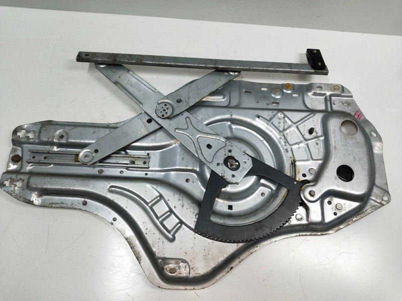 Recambio de elevalunas delantero derecho para hyundai elantra referencia OEM IAM 824502D000  4P