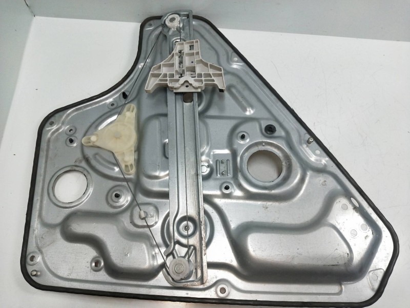 Recambio de elevalunas trasero derecho para hyundai ix20 1.4 cat referencia OEM IAM 834601P000  5P