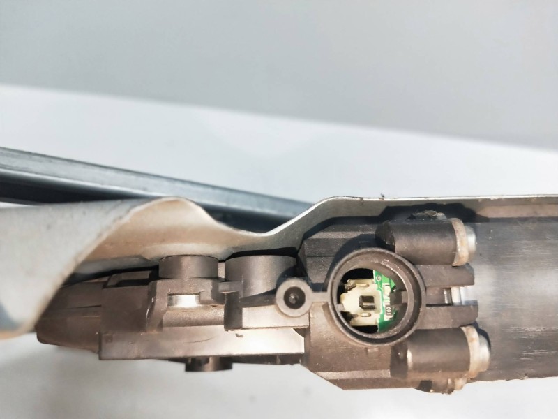 Recambio de elevalunas delantero derecho para hyundai ix35 1.7 crdi cat referencia OEM IAM 402390B  5P