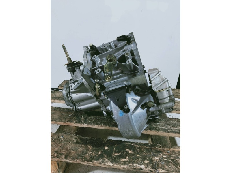 Recambio de caja cambios para peugeot 206 sw x-line referencia OEM IAM 20DM18 4729336 B 5V