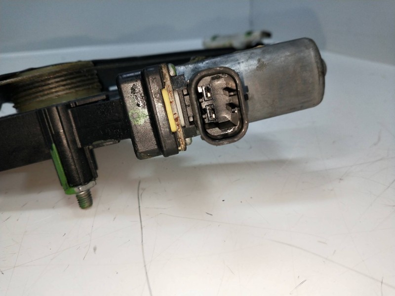 Recambio de elevalunas delantero derecho para iveco daily furgón 2.3 diesel cat referencia OEM IAM   5P