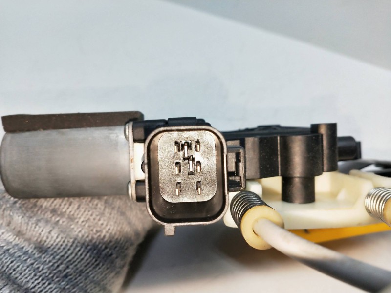 Recambio de elevalunas trasero derecho para jaguar xf 2.2 diesel referencia OEM IAM FC8062  4P