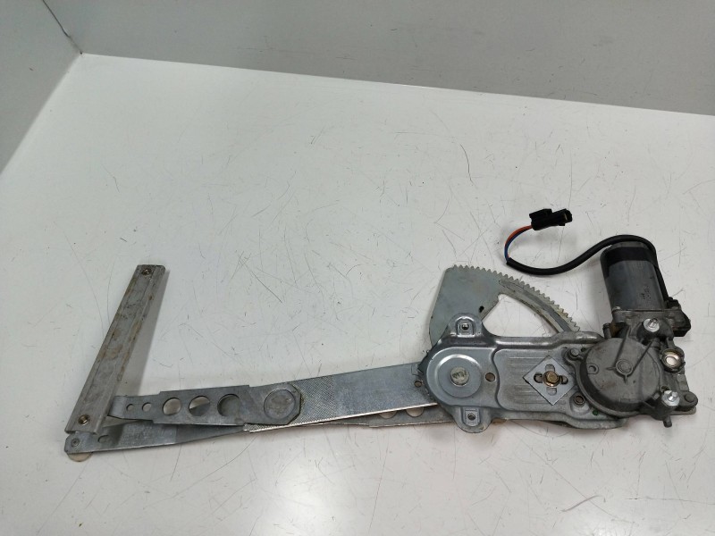 Recambio de elevalunas trasero derecho para jaguar xj referencia OEM IAM 187264000  4P Recambio de elevalunas trasero derecho para jaguar xj referencia OEM IAM 187264000  4P