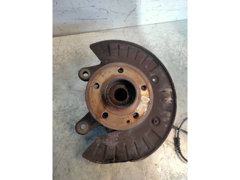 Recambio de mangueta delantera derecha para mercedes vito kasten (639) 113 cdi extralang (639.605) referencia OEM IAM   