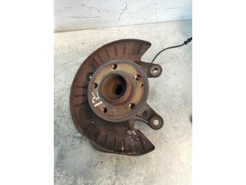 Recambio de mangueta delantera izquierda para mercedes vito kasten (639) 113 cdi extralang (639.605) referencia OEM IAM   