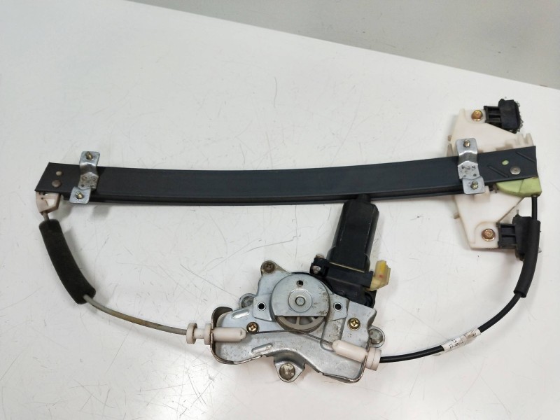 Recambio de elevalunas delantero derecho para kia magentis 2.5 v6 cat referencia OEM IAM 9381029000  4P