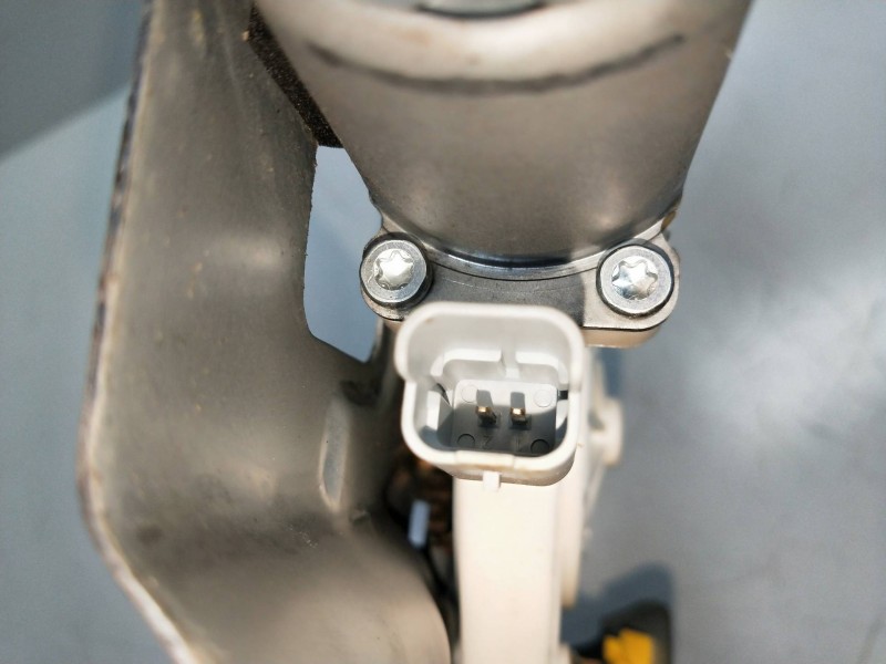 Recambio de elevalunas trasero izquierdo para kia magentis 2.0 cat referencia OEM IAM   4P Recambio de elevalunas trasero izquierdo para kia magentis 2.0 cat referencia OEM IAM   4P