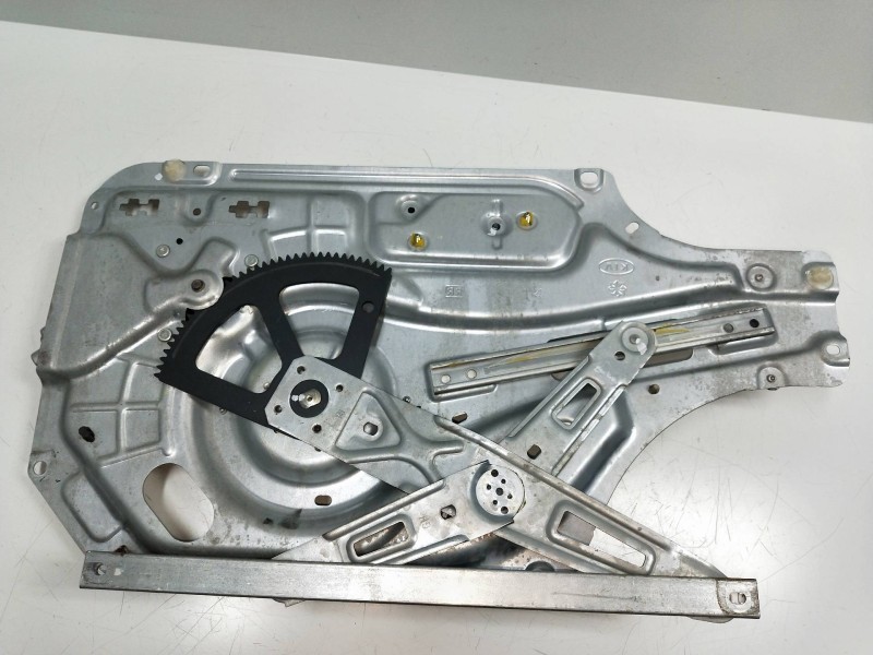 Recambio de elevalunas trasero derecho para kia opirus 3.5 v6 cat referencia OEM IAM   4P