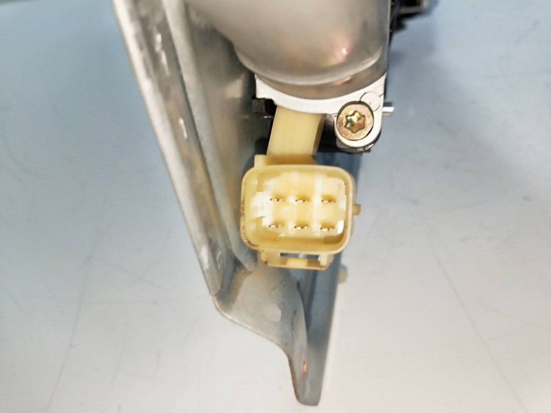 Recambio de elevalunas trasero derecho para kia opirus 3.5 v6 cat referencia OEM IAM   4P