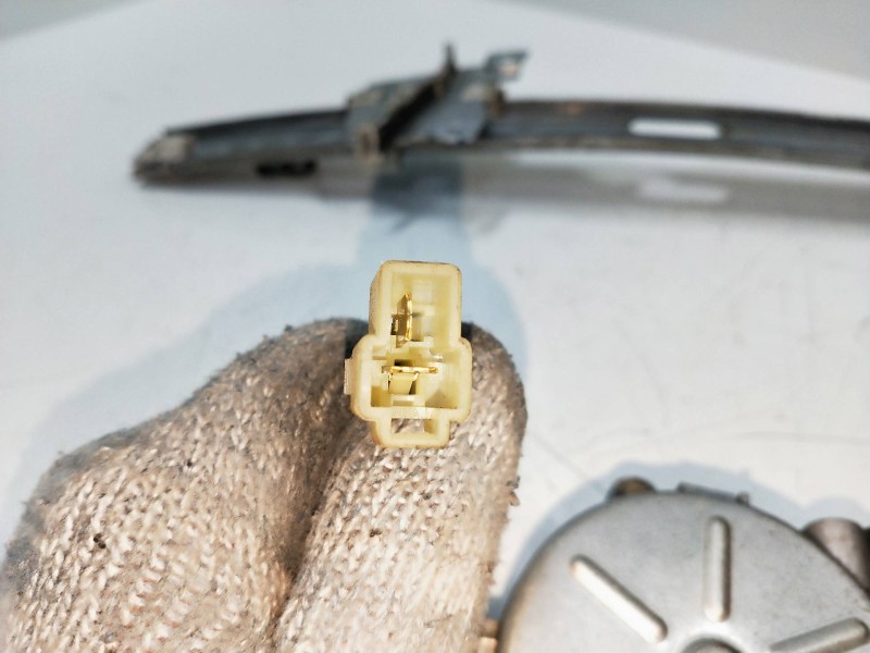 Recambio de elevalunas delantero derecho para kia pride glxi berlina referencia OEM IAM   5P