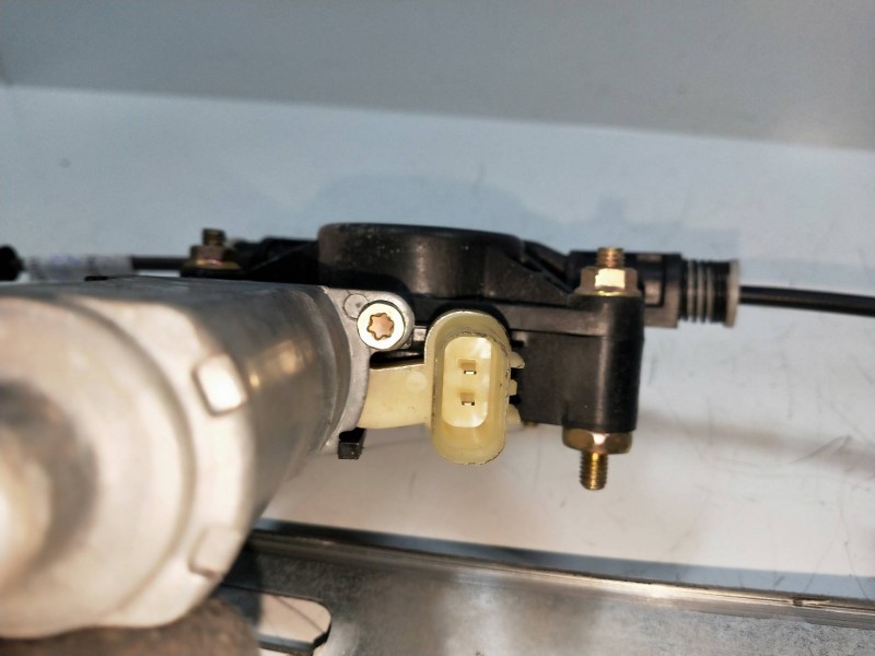 Recambio de elevalunas trasero izquierdo para kia rio 1.4 cat referencia OEM IAM   5P