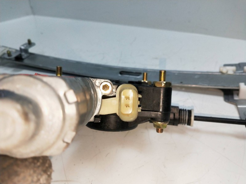 Recambio de elevalunas delantero derecho para kia rio referencia OEM IAM 988201G200  5P