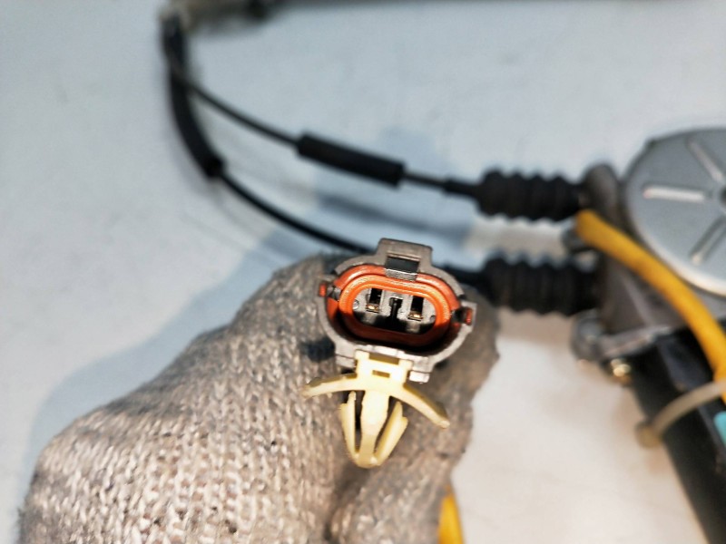 Recambio de elevalunas trasero izquierdo para kia sephia 1.5 cat referencia OEM IAM   4P Recambio de elevalunas trasero izquierdo para kia sephia 1.5 cat referencia OEM IAM   4P