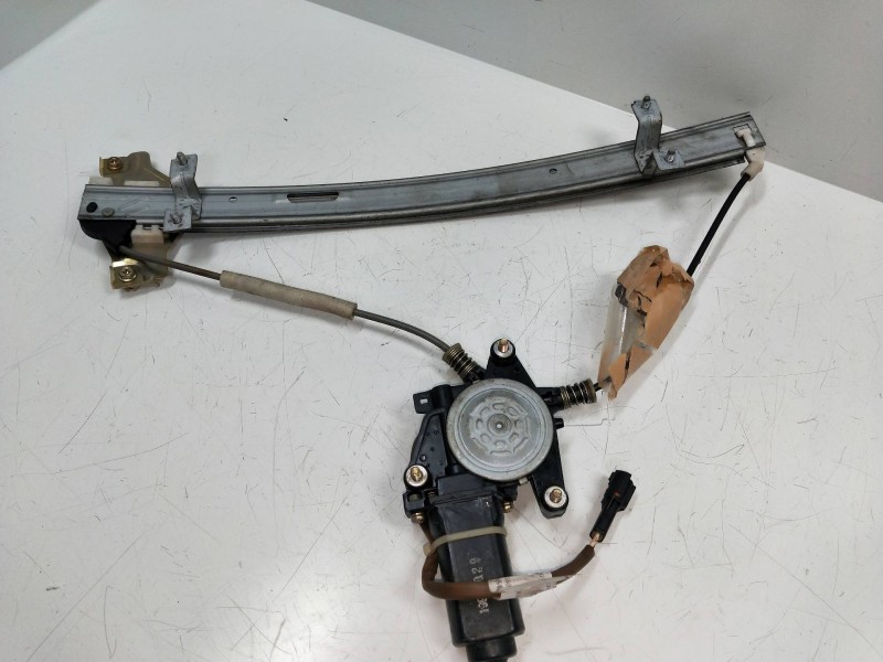 Recambio de elevalunas delantero derecho para kia sephia 1.5 cat referencia OEM IAM   4P Recambio de elevalunas delantero derecho para kia sephia 1.5 cat referencia OEM IAM   4P