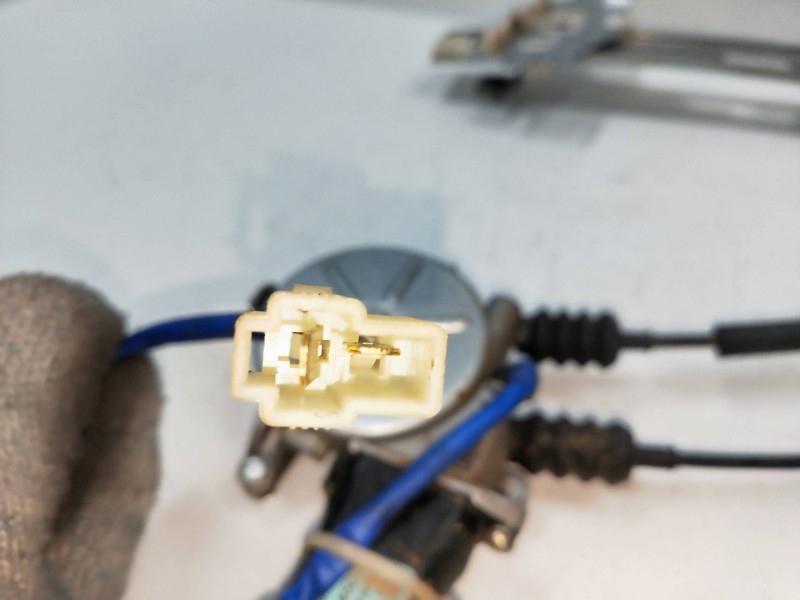 Recambio de elevalunas trasero derecho para kia shuma referencia OEM IAM   5P Recambio de elevalunas trasero derecho para kia shuma referencia OEM IAM   5P