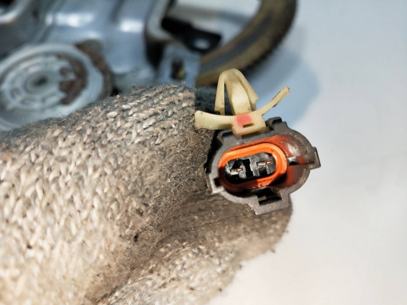 Recambio de elevalunas delantero derecho para kia sorento 2.5 crdi cat referencia OEM IAM 824603E000  5P